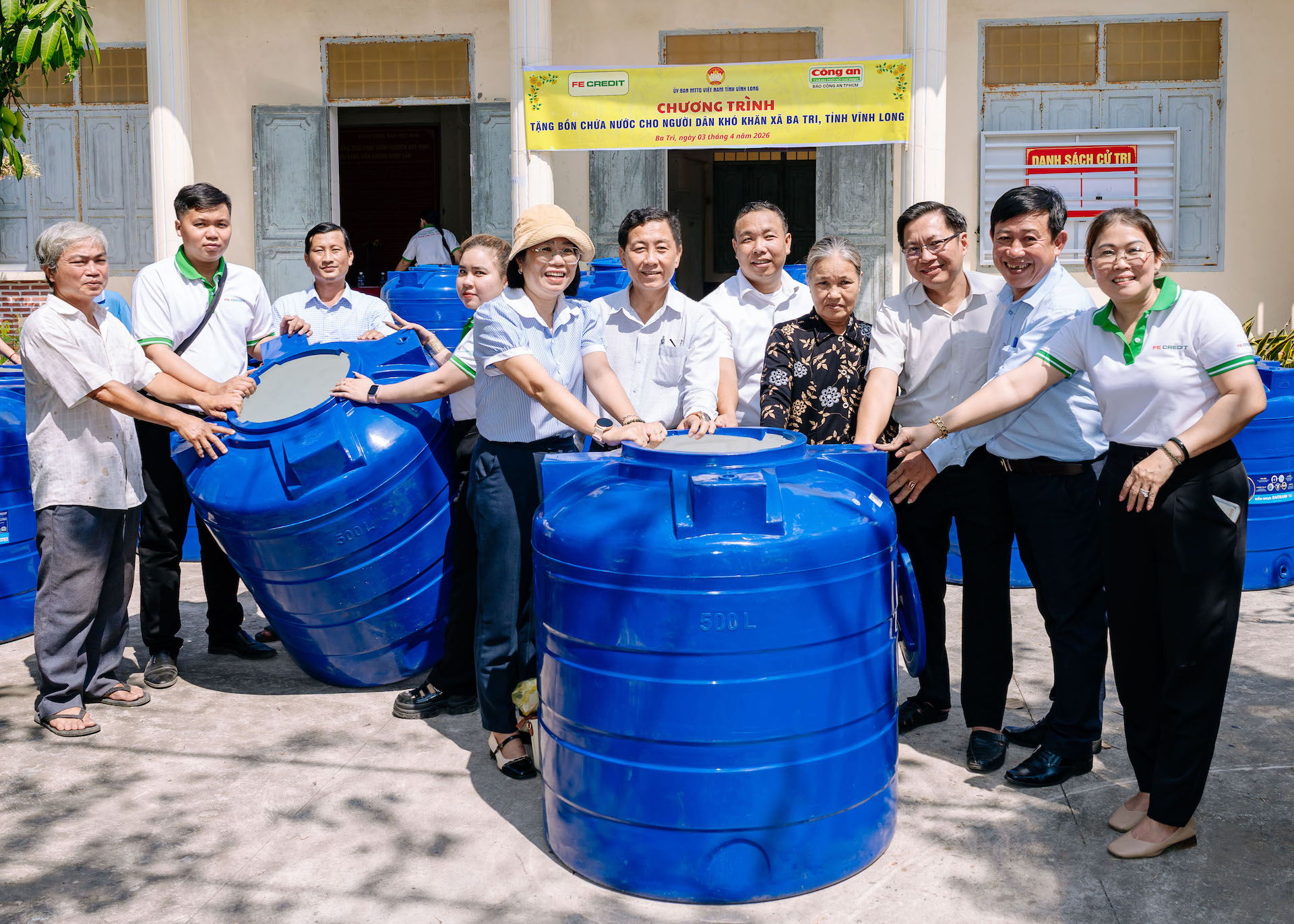 FE CREDIT sát cánh cùng người dân Đồng bằng Sông Cửu Long ứng phó hạn mặn
